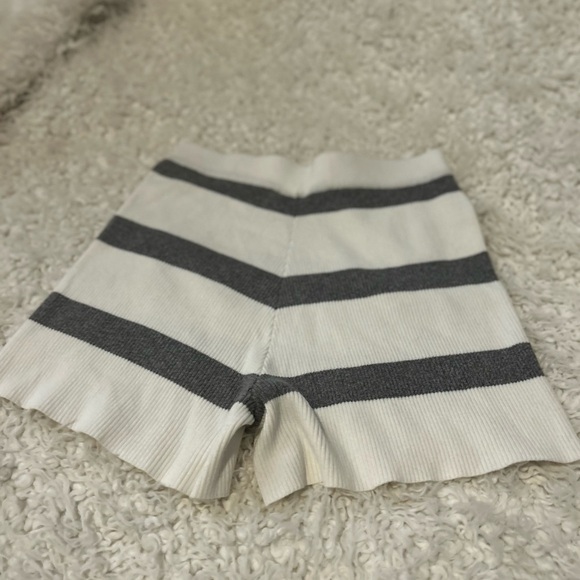 Fade By BKE Buckle Knit Short White and grey stripe NWOT sweater S w♥️75 - Picture 8 of 10